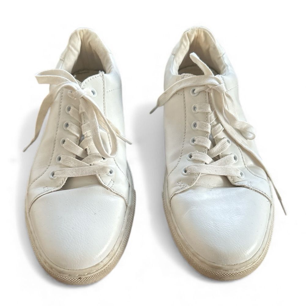 Banana Republic White Faux Leather Low Top Sneakers 9.5 Minimalist Smart Casual